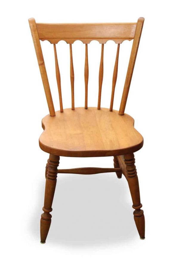 Traditional Dining Spoke Back Chair with Scalloped Top