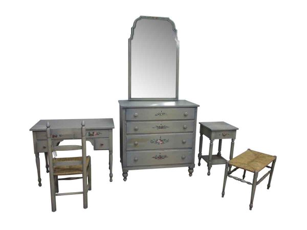 Country Wooden Bedroom Set with Vanity