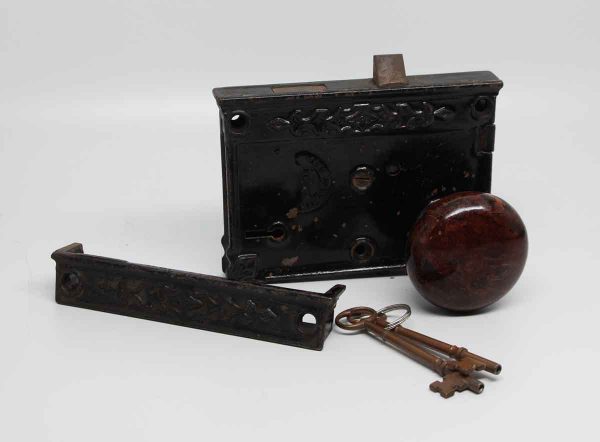 Bennington Knob Set with Ornate Lock