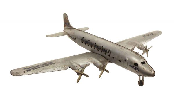 Unusual items - Pan American World Airways Model Plane