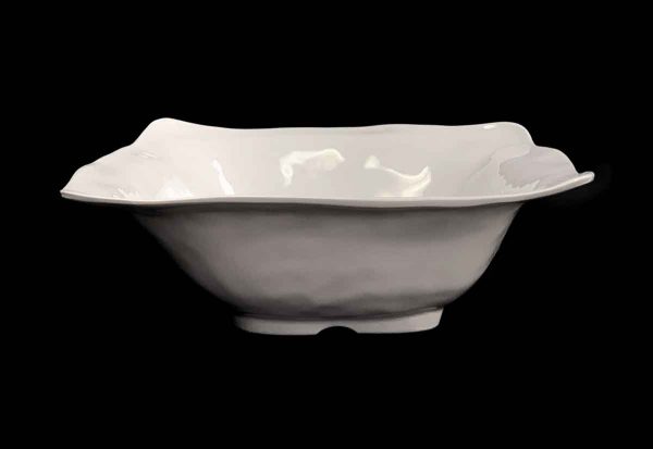 Waldorf Astoria - Q Squared 16 in. Ruffled White Melamine Square Serving Bowl