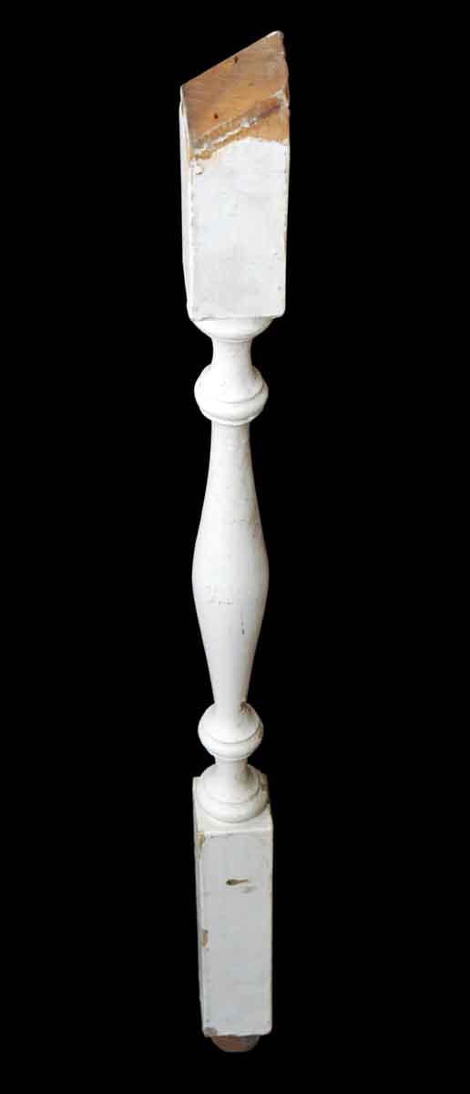 Staircase Elements - Antique Traditional 26.5 in. White Wood Staircase Spindle Set