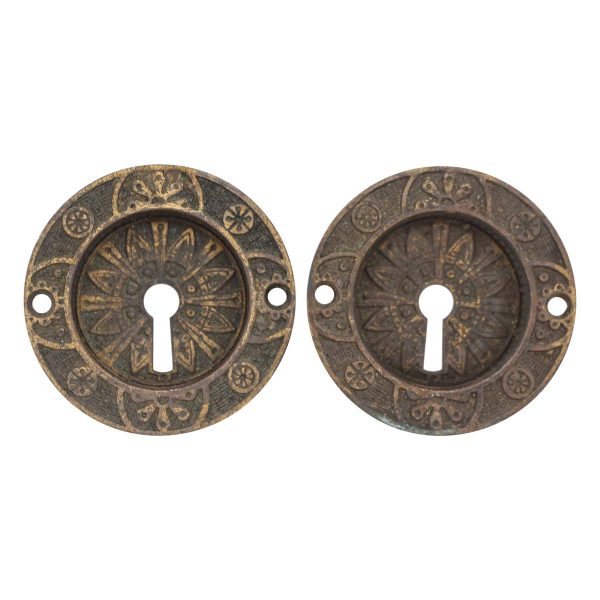 Pocket Door Hardware - Pair of Round Bronze 2.75 in. Pocket Door Pulls with Keyhole