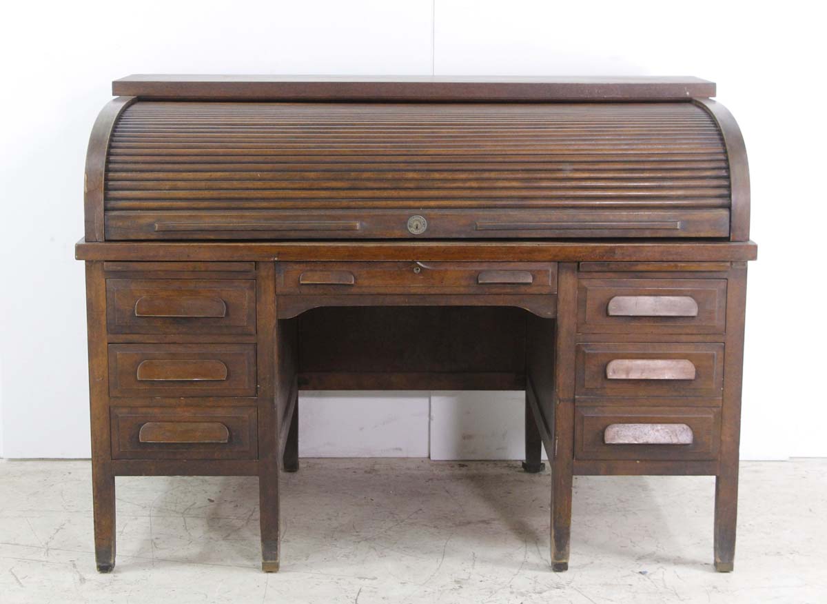 How to Determine the Age of an Antique Roll-Top Desk