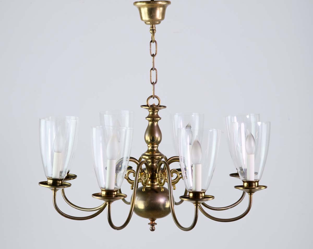 https://ogtstore.com/wp-content/uploads/2022/10/chandeliers-antique-williamsburg-8-arm-brass-chandelier-with-glass-shades-n239023.jpg