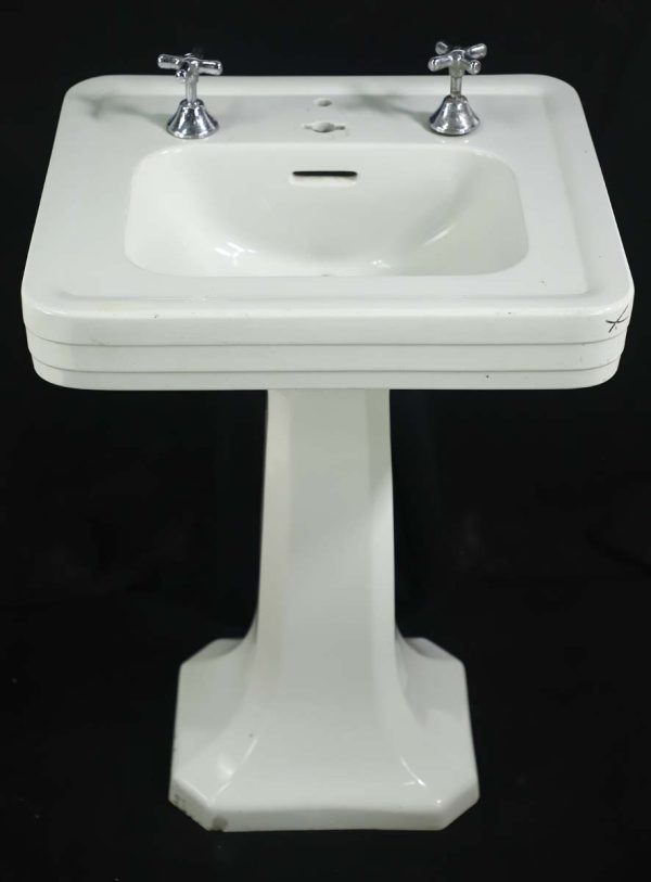 Bathroom - Reclaimed 24 in. White Ceramic Pedestal Sink