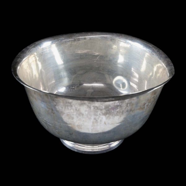 Waldorf Astoria - Waldorf Astoria 14.5 in. Stainless Steel Serving Bowl with Base