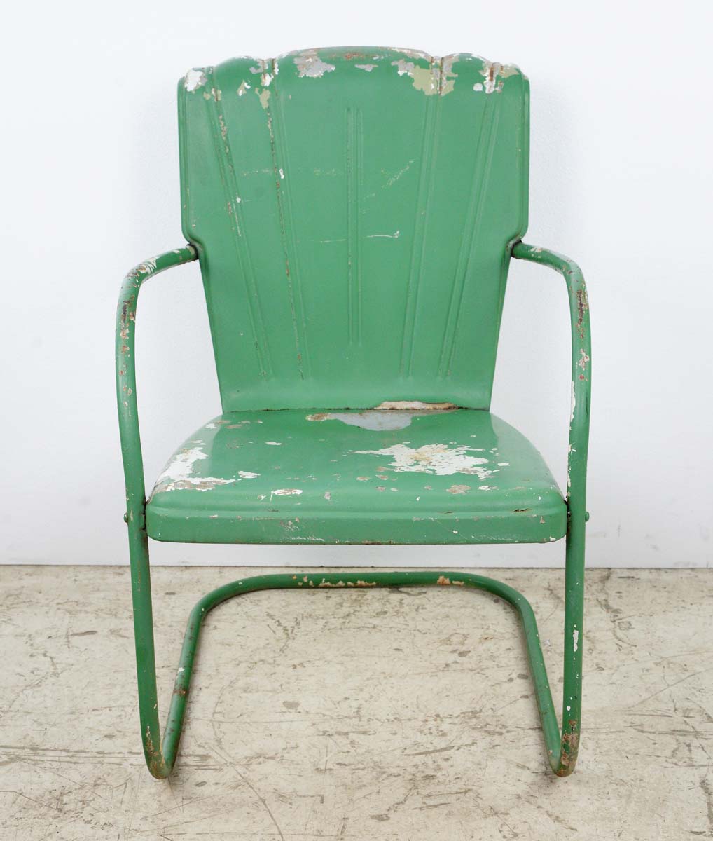 Vintage metal discount lawn chairs value