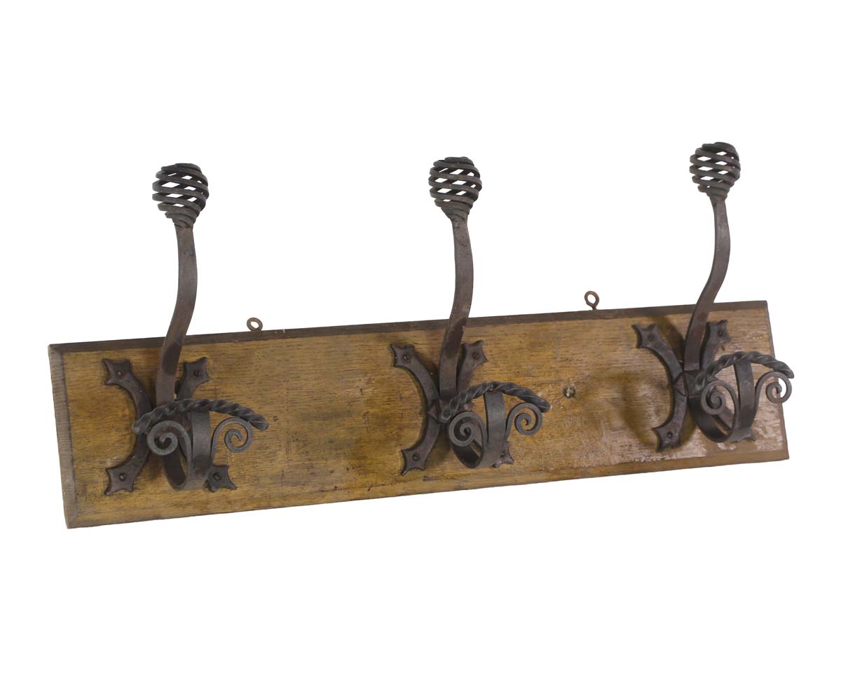 Many Wholesale Cast Iron Hooks To Hang Your Belongings On 